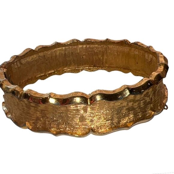 hattie Carnegie Jewelry - Rare Vintage Hattie Carnegie Wavy Textured Brushed Gold Tone Clamper Bracelet